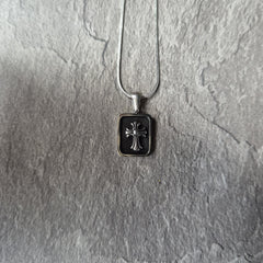Noir Chrome pendant